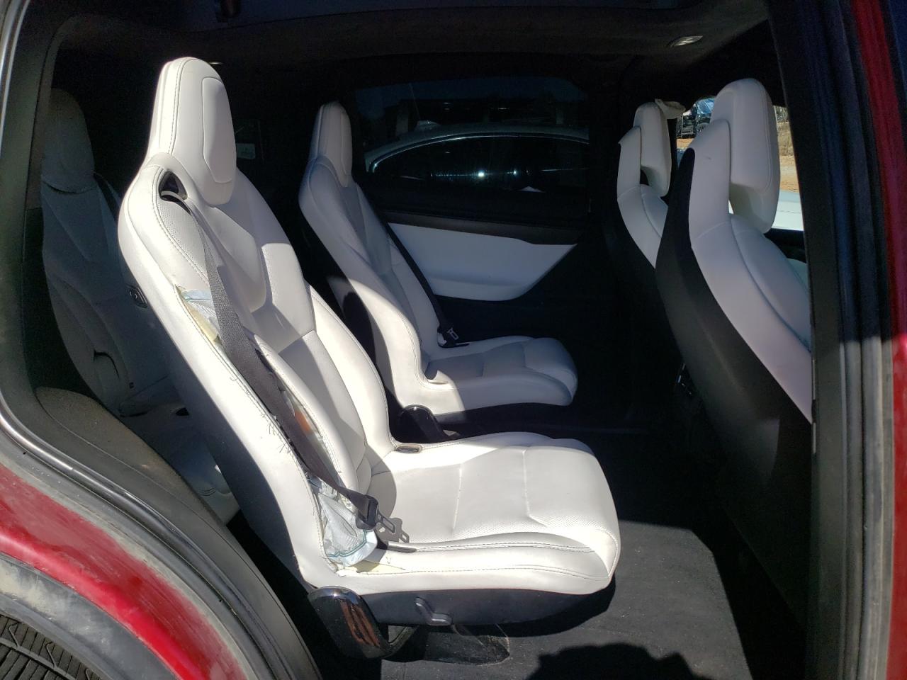 2018 Tesla Model X VIN: 5YJXCBE46JF135726 Lot: 94109225