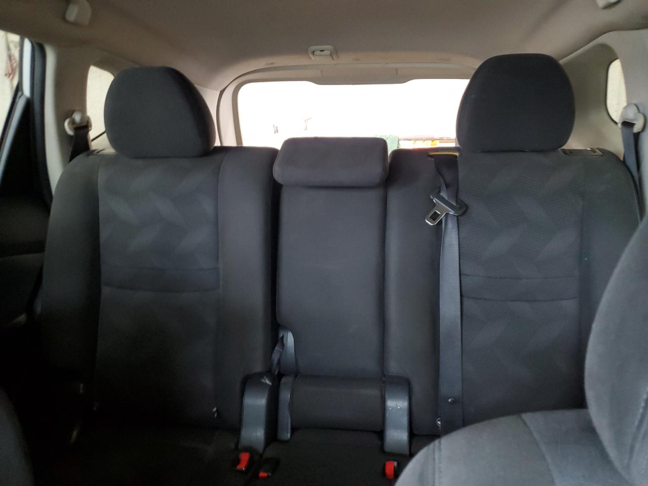 2015 Nissan Rogue S VIN: KNMAT2MV2FP569560 Lot: 82155095