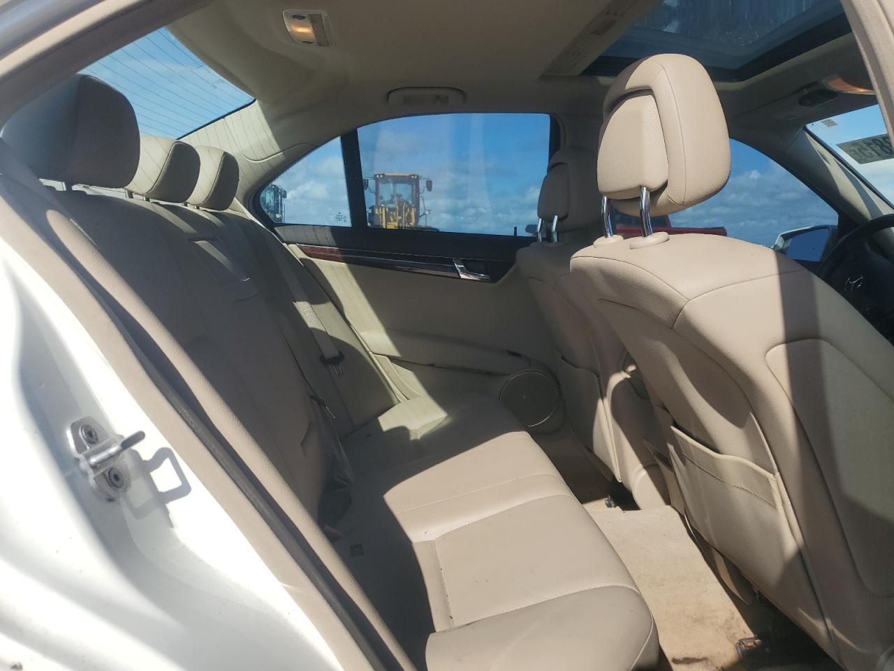 2010 Mercedes-Benz C 300 VIN: WDDGF5EB4AR098814 Lot: 85363815