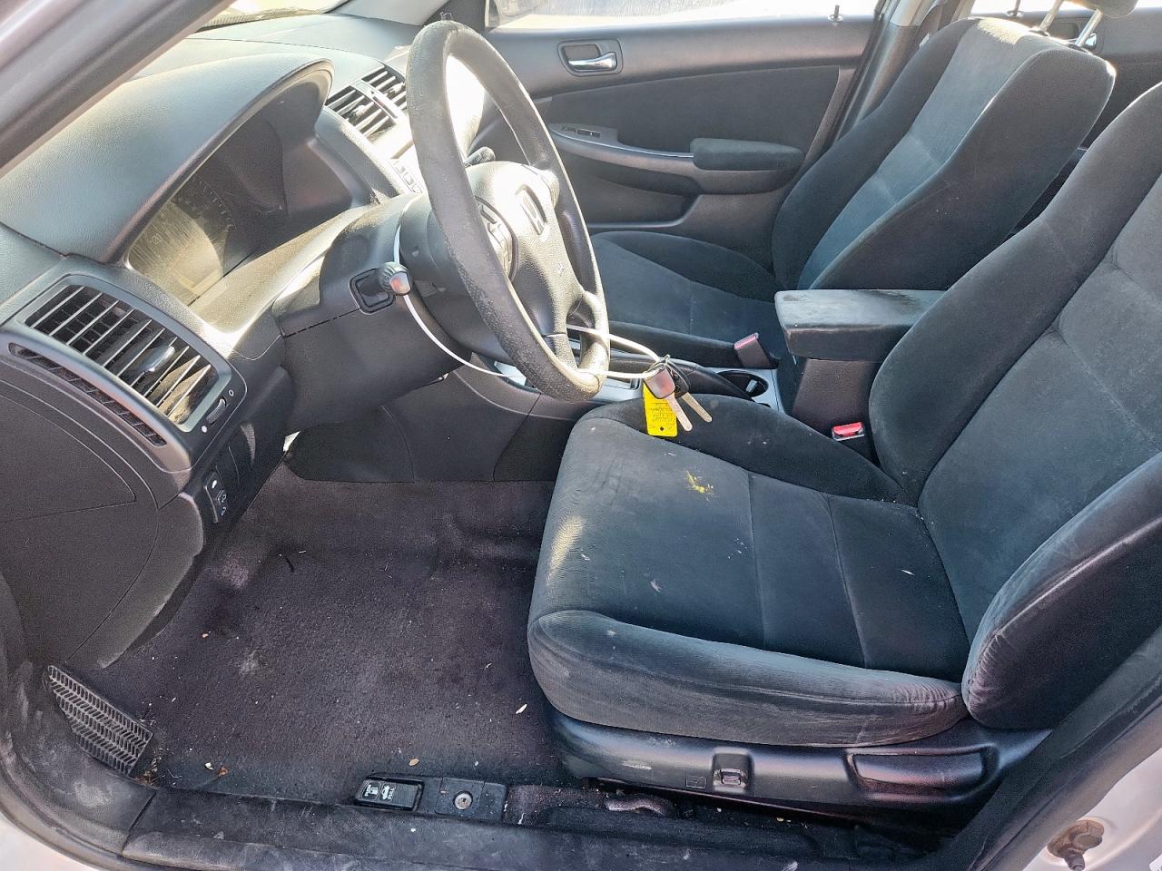 2004 Honda Accord Ex VIN: 1HGCM56674A105128 Lot: 82400145