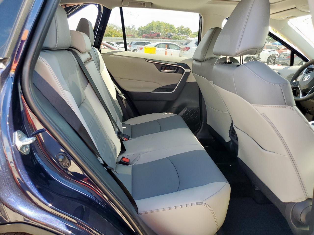 2025 Toyota Rav4 Xle Premium VIN: 2T3C1RFV5SW368111 Lot: 82267715