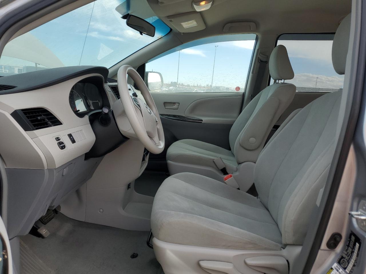 2014 Toyota Sienna VIN: 5TDZK3DC3ES410268 Lot: 68385885