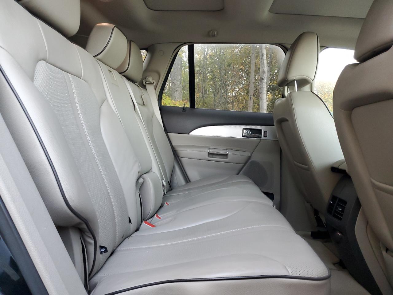 2011 Lincoln Mkx VIN: 2LMDJ8JKXBBJ17924 Lot: 85862295