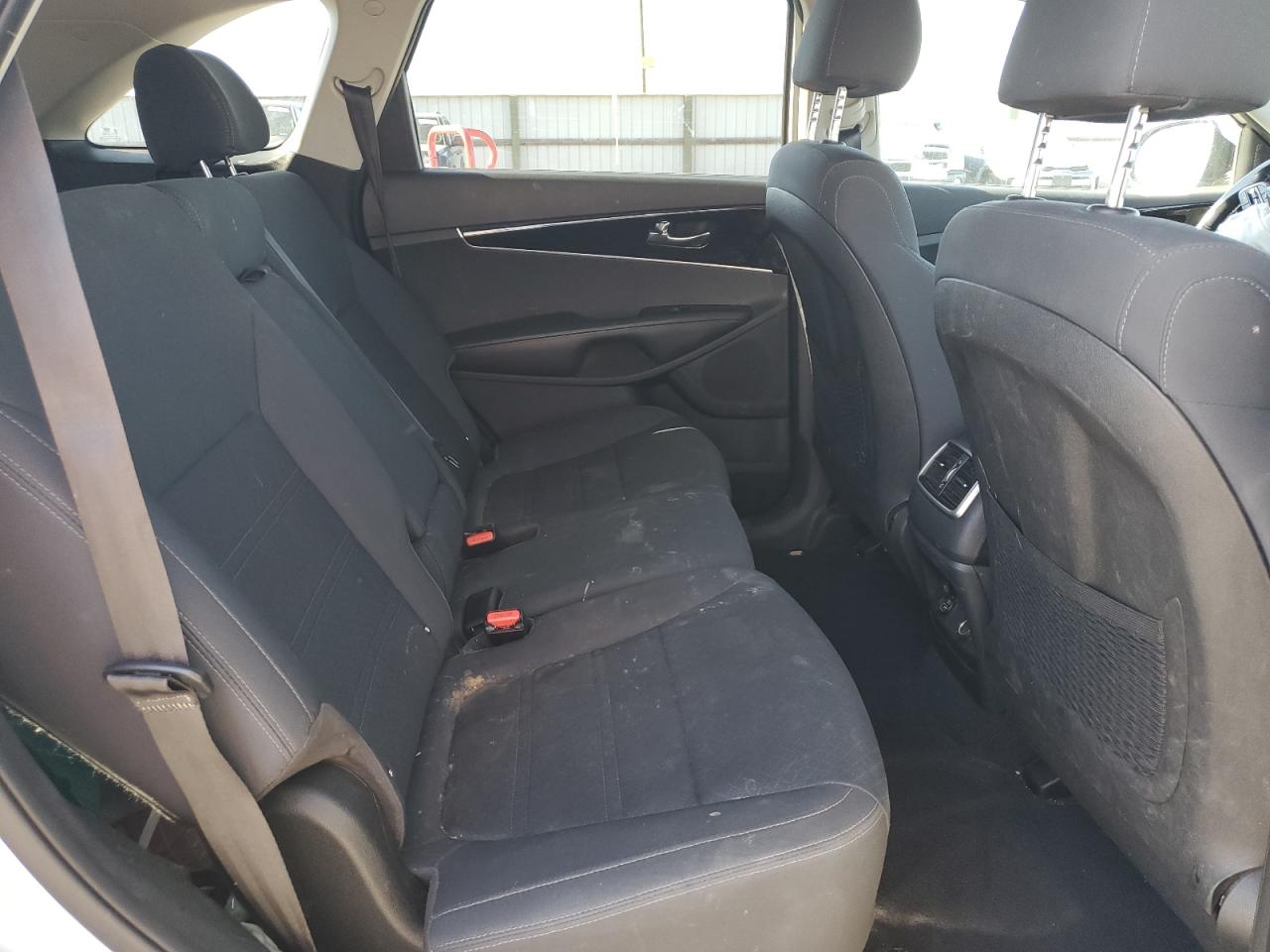 2020 Kia Sorento L VIN: 5XYPG4A34LG637935 Lot: 85901715