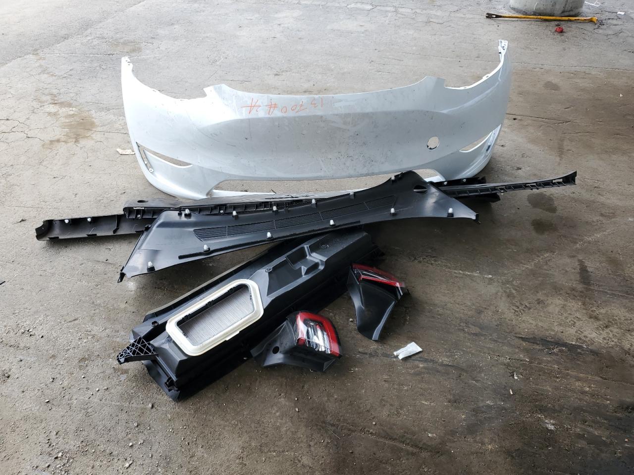 2023 Tesla Model Y VIN: 7SAYGDEEXPF619004 Lot: 82670485