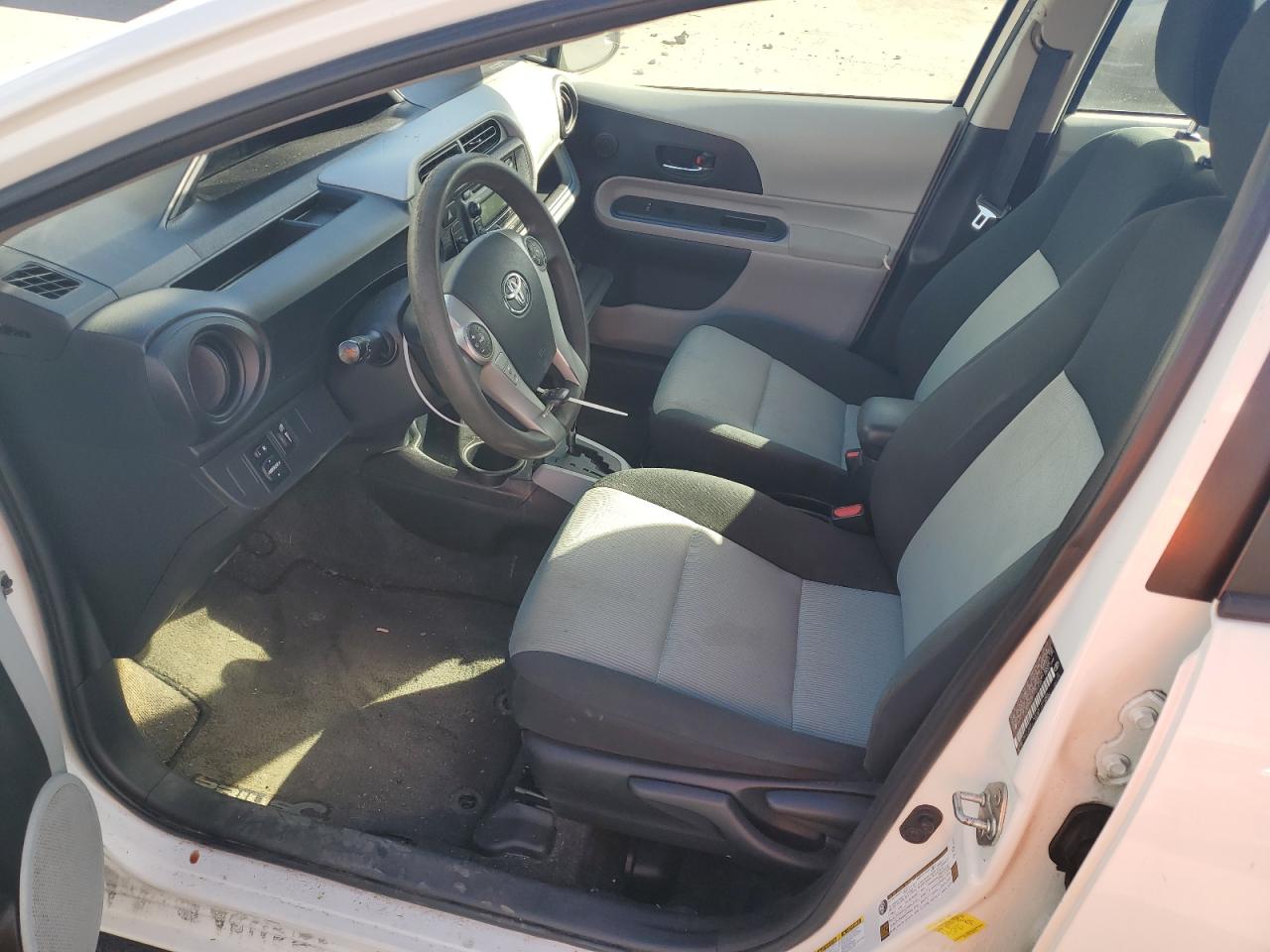 2012 Toyota Prius C VIN: JTDKDTB35C1022533 Lot: 81858215