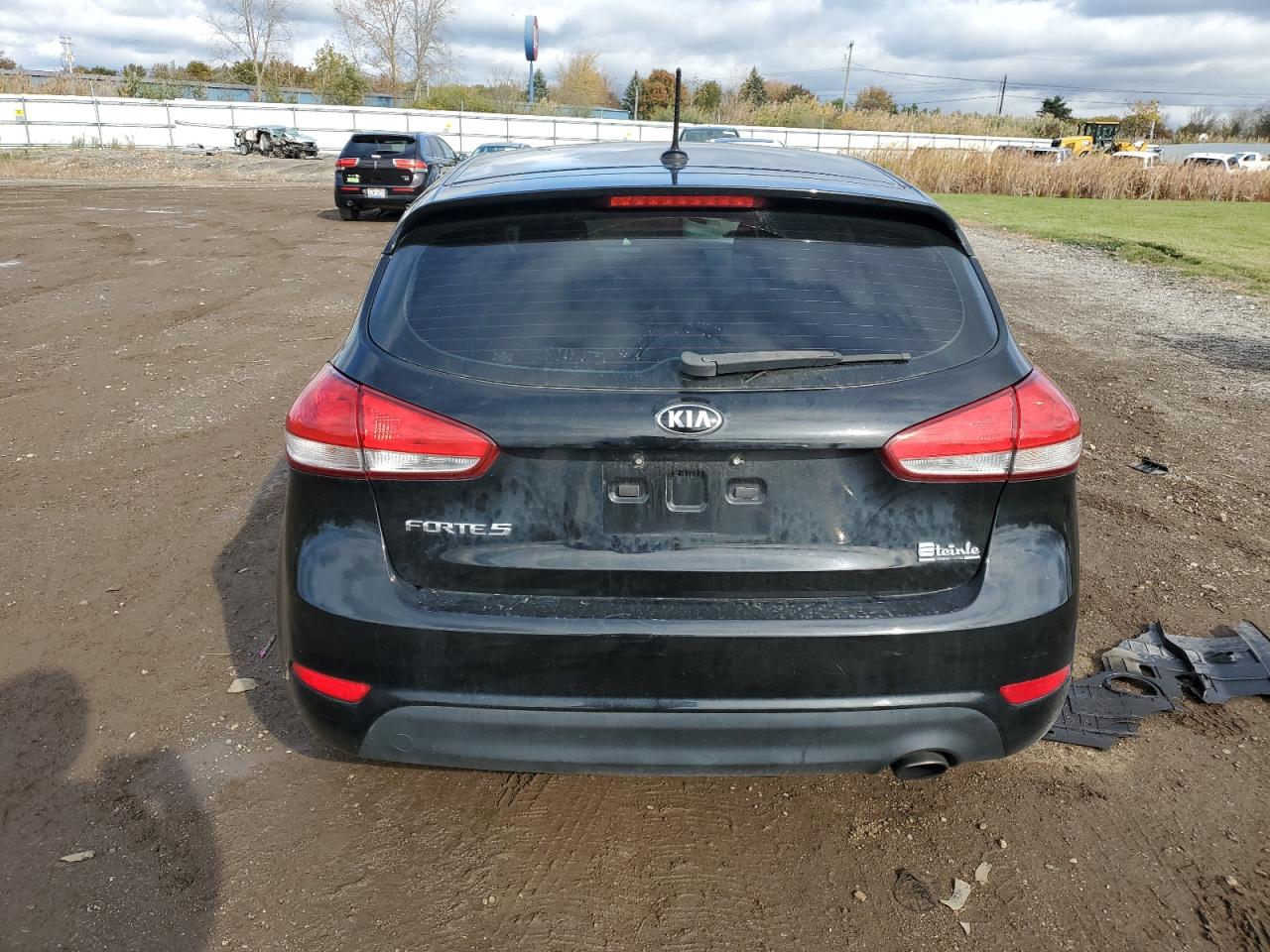 2017 Kia Forte Lx VIN: KNAFK5A88H5675323 Lot: 82596835