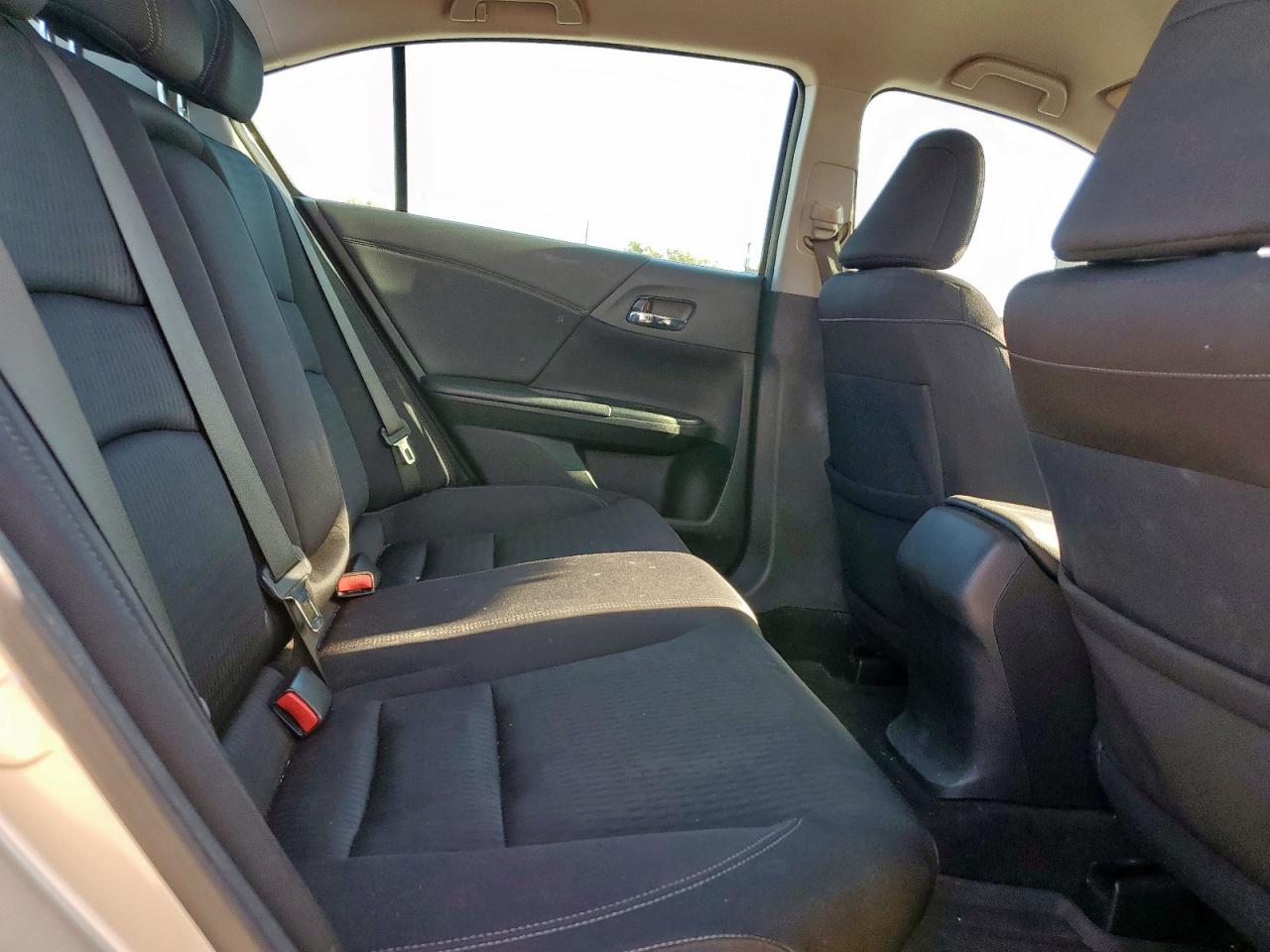 2015 Honda Accord Sport VIN: 1HGCR2F58FA035620 Lot: 85838955