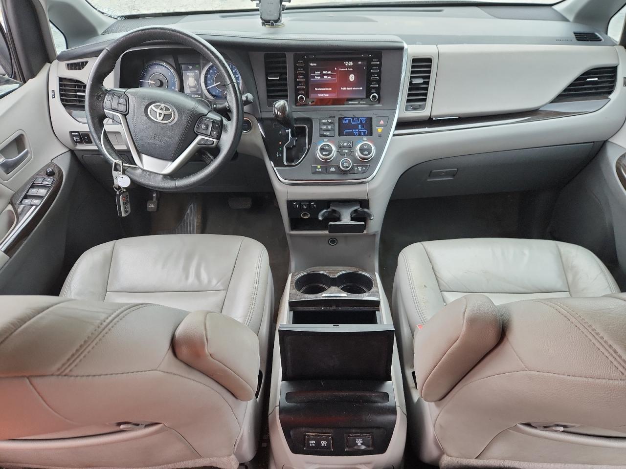 2018 Toyota Sienna Xle VIN: 5TDYZ3DC0JS917985 Lot: 82226235