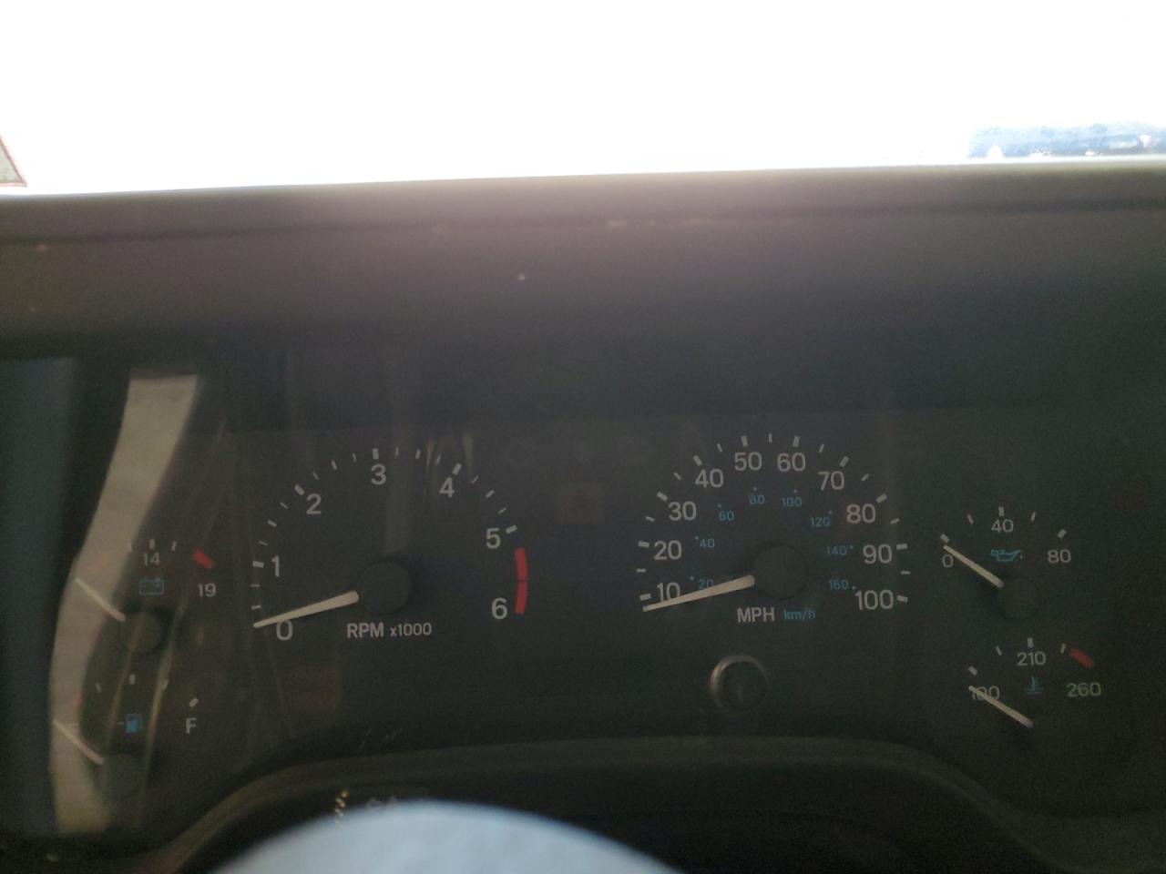 2000 Jeep Wrangler / Tj Sport VIN: 1J4FA49S2YP710100 Lot: 85668155