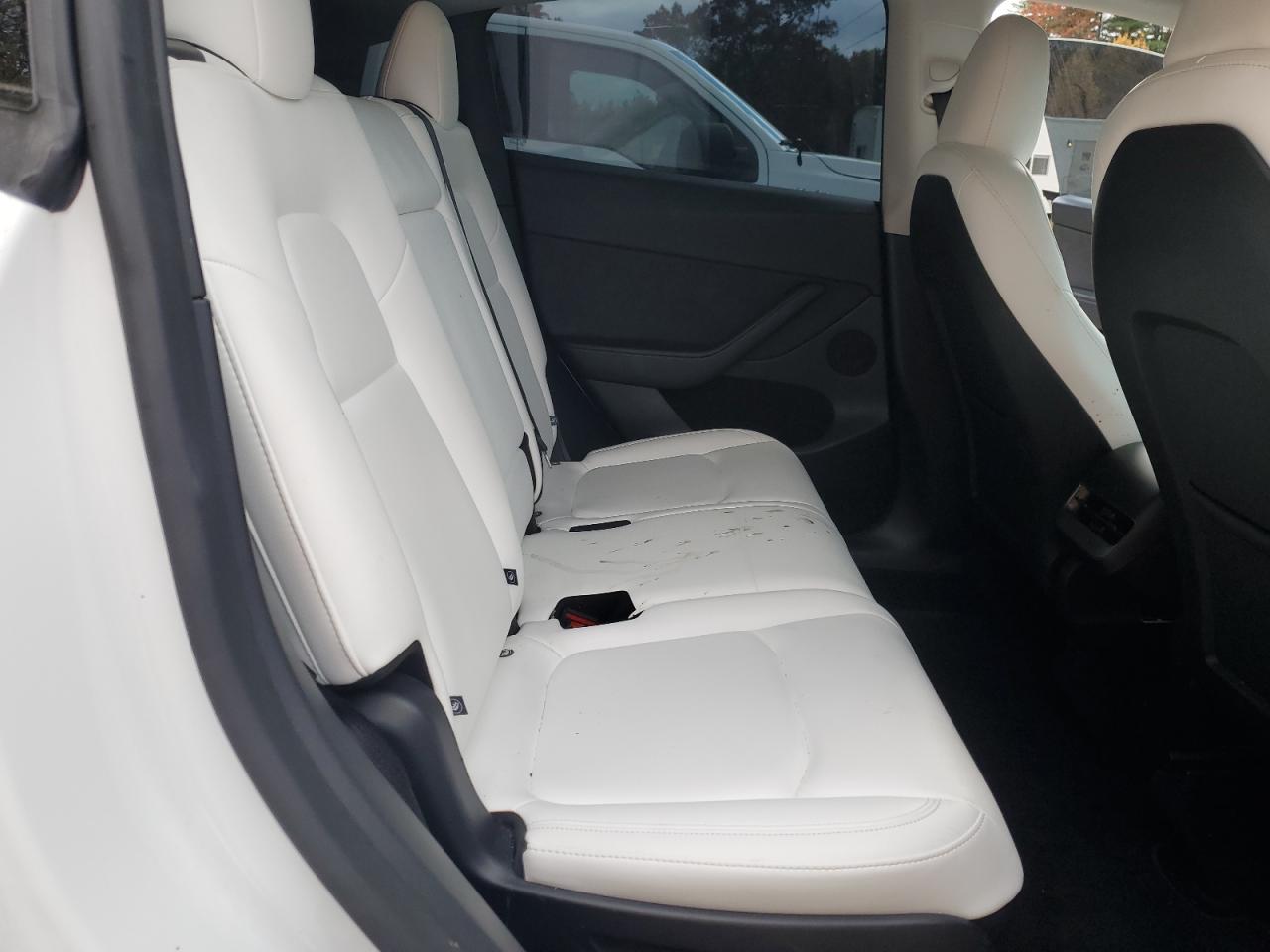 2024 Tesla Model Y VIN: 7SAYGAEE4RF205752 Lot: 90033845