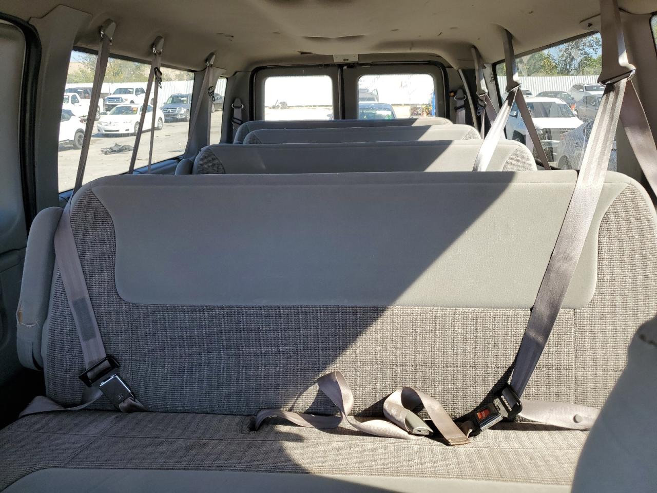 1998 Ford Econoline E350 Super Duty VIN: 1FBSS31L4WHB53007 Lot: 86341175