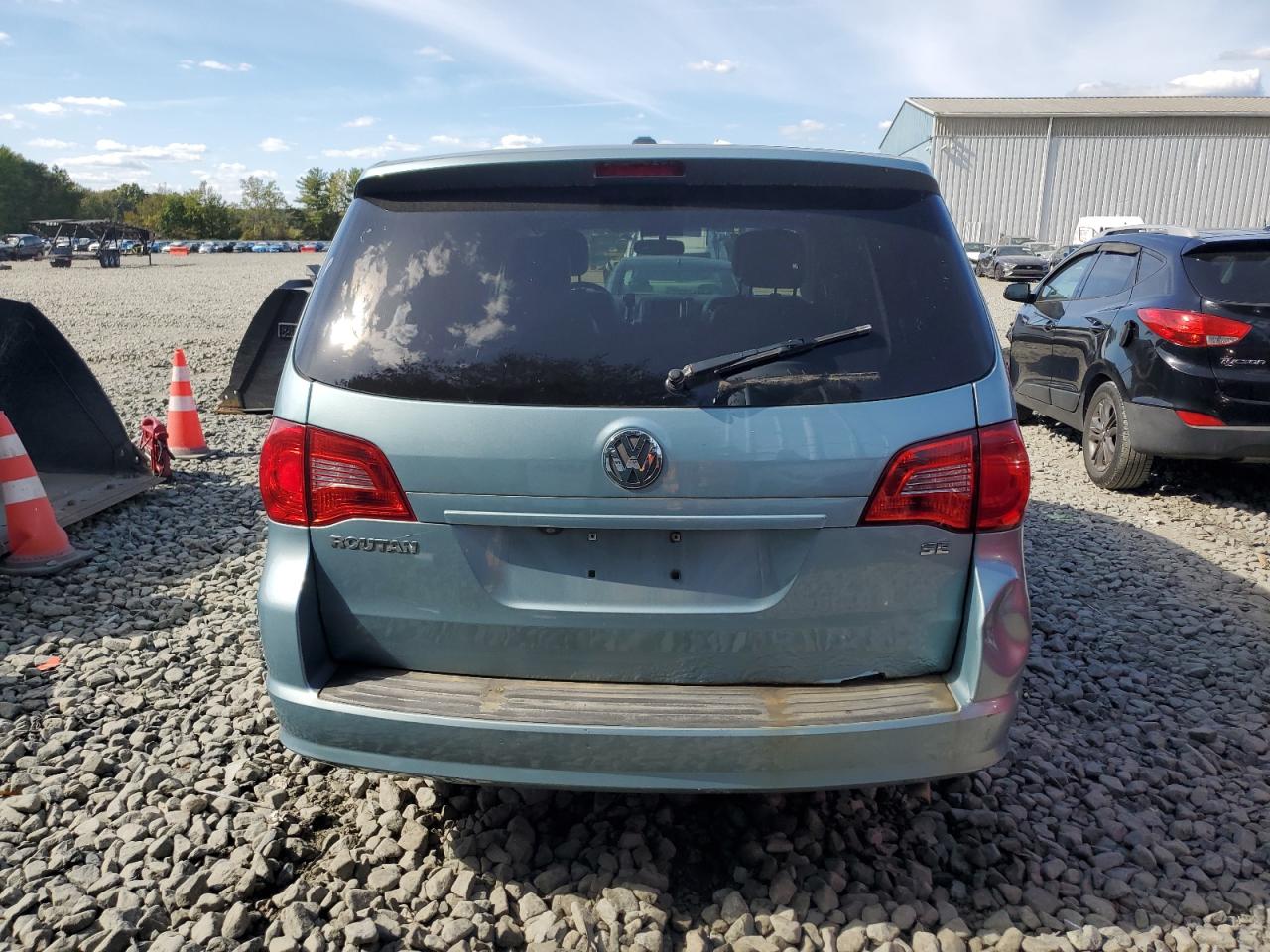 2010 Volkswagen Routan Se VIN: 2V4RW3D12AR246166 Lot: 84870665