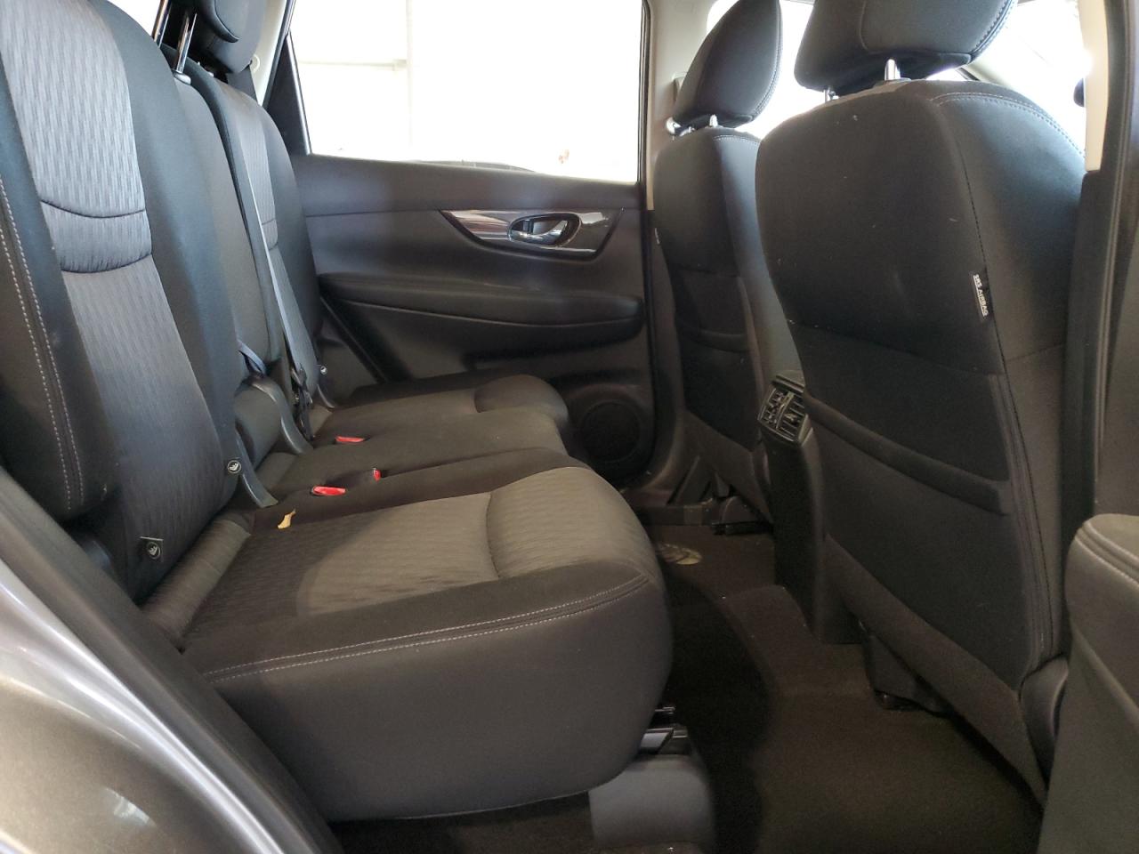 2017 Nissan Rogue S VIN: JN8AT2MV9HW256647 Lot: 81964755