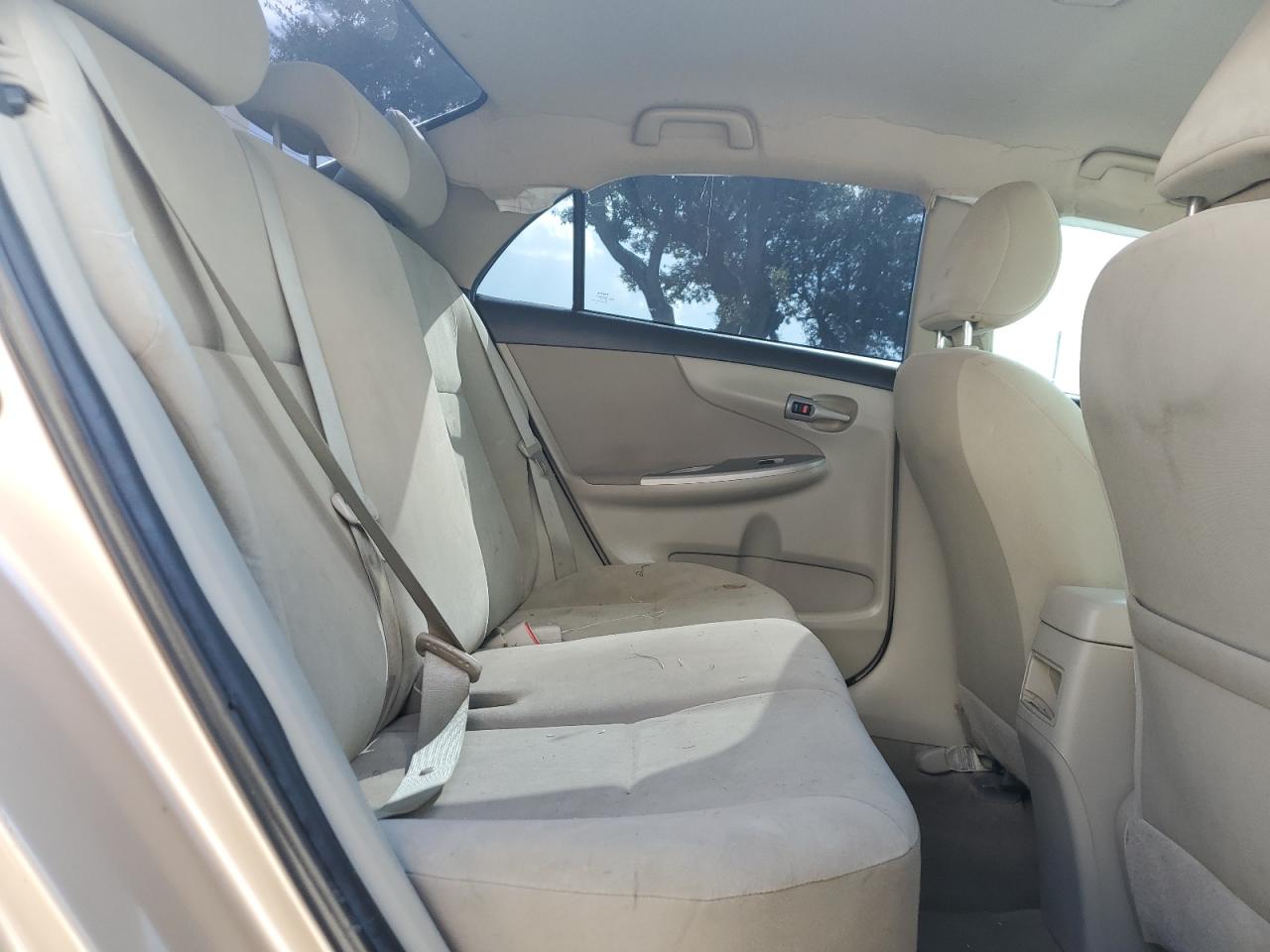 2011 Toyota Corolla Base VIN: 2T1BU4EE3BC708910 Lot: 81967085