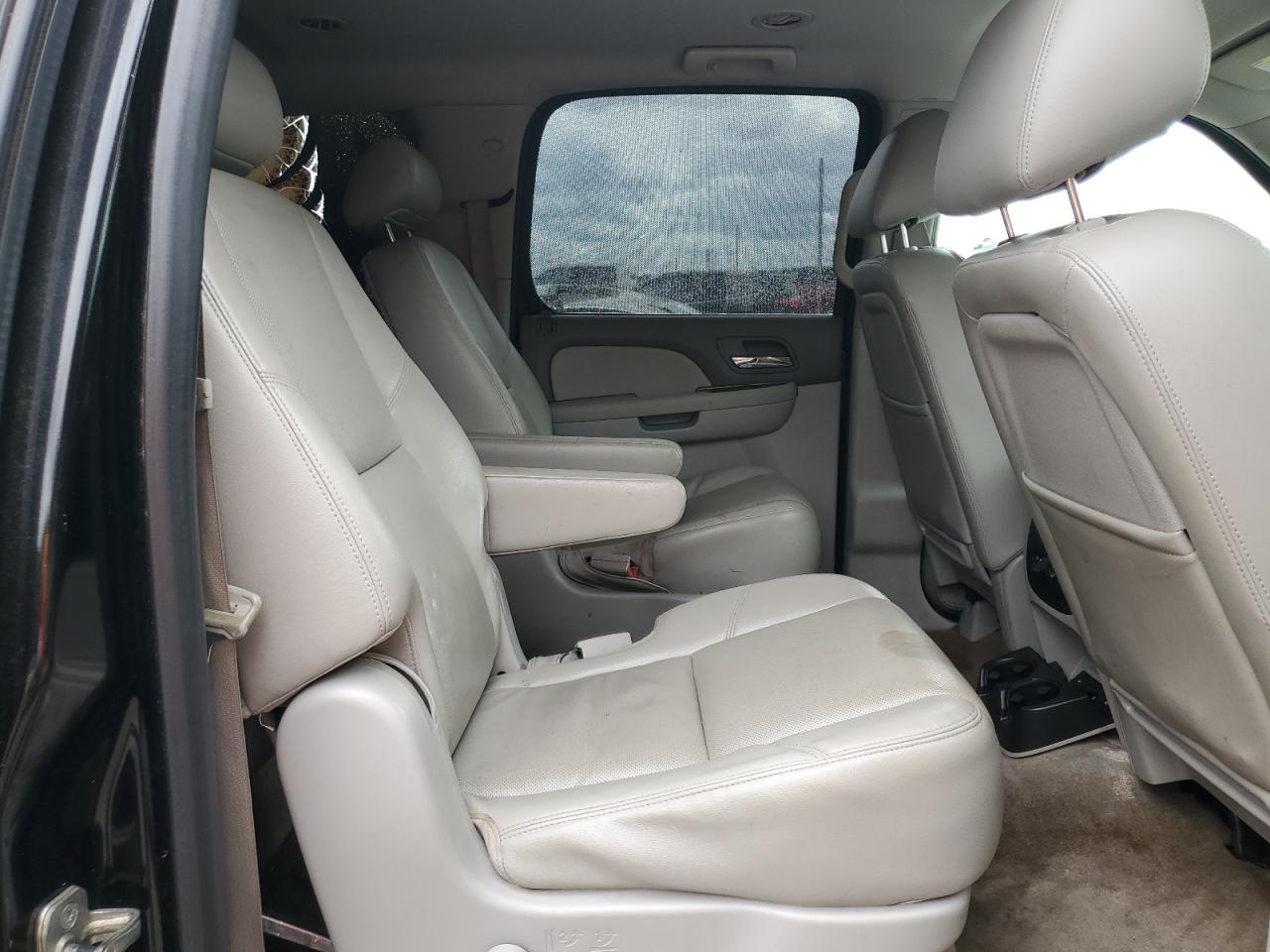 2010 Chevrolet Suburban K1500 Ltz VIN: 1GNUKKE34AR141958 Lot: 85706585