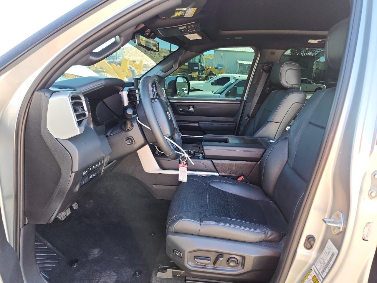 2024 Toyota Sequoia Sr5 VIN: 7SVAAABA2RX035422 Lot: 84470255