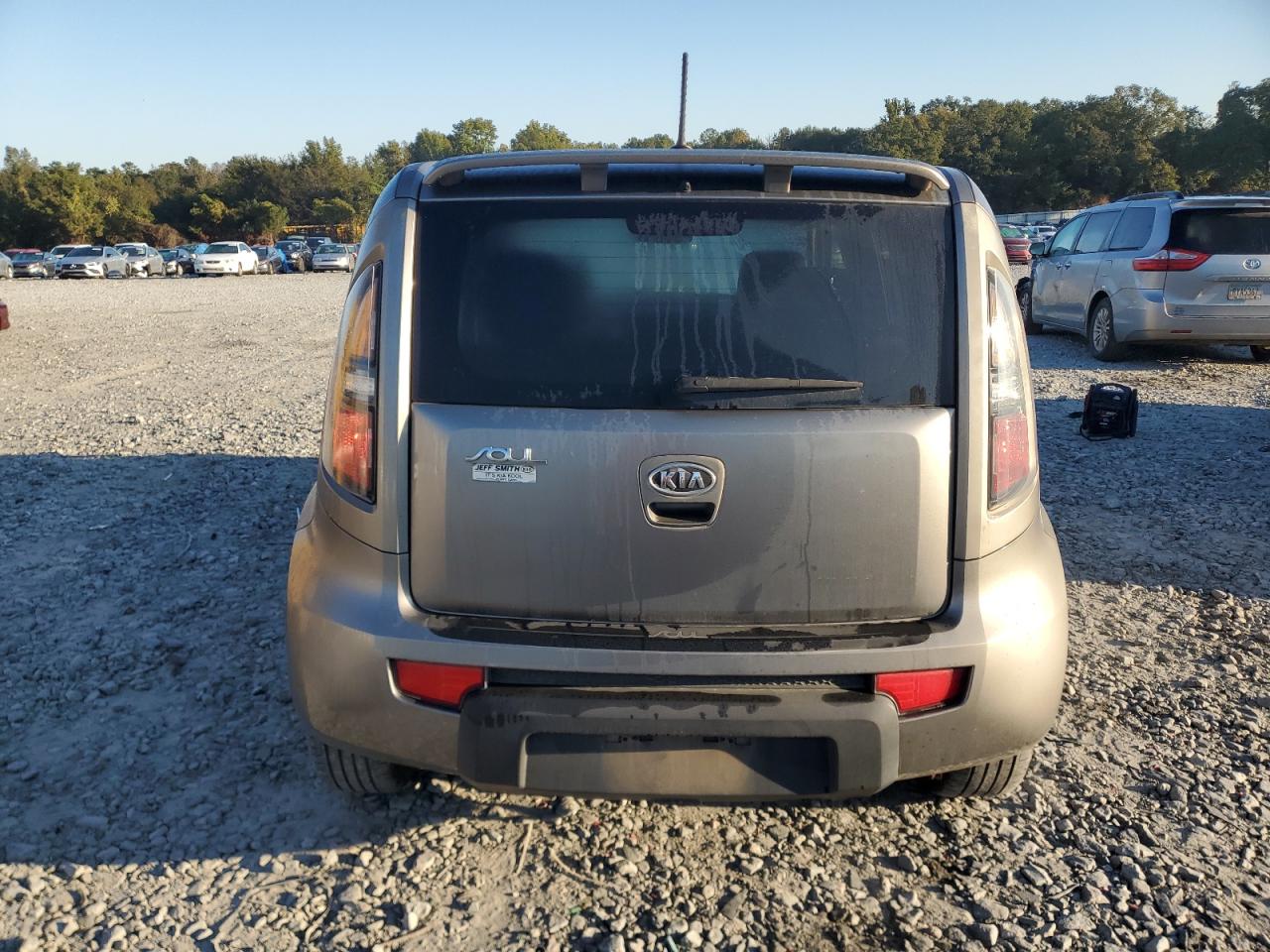 2011 Kia Soul + VIN: KNDJT2A21B7233807 Lot: 86217675
