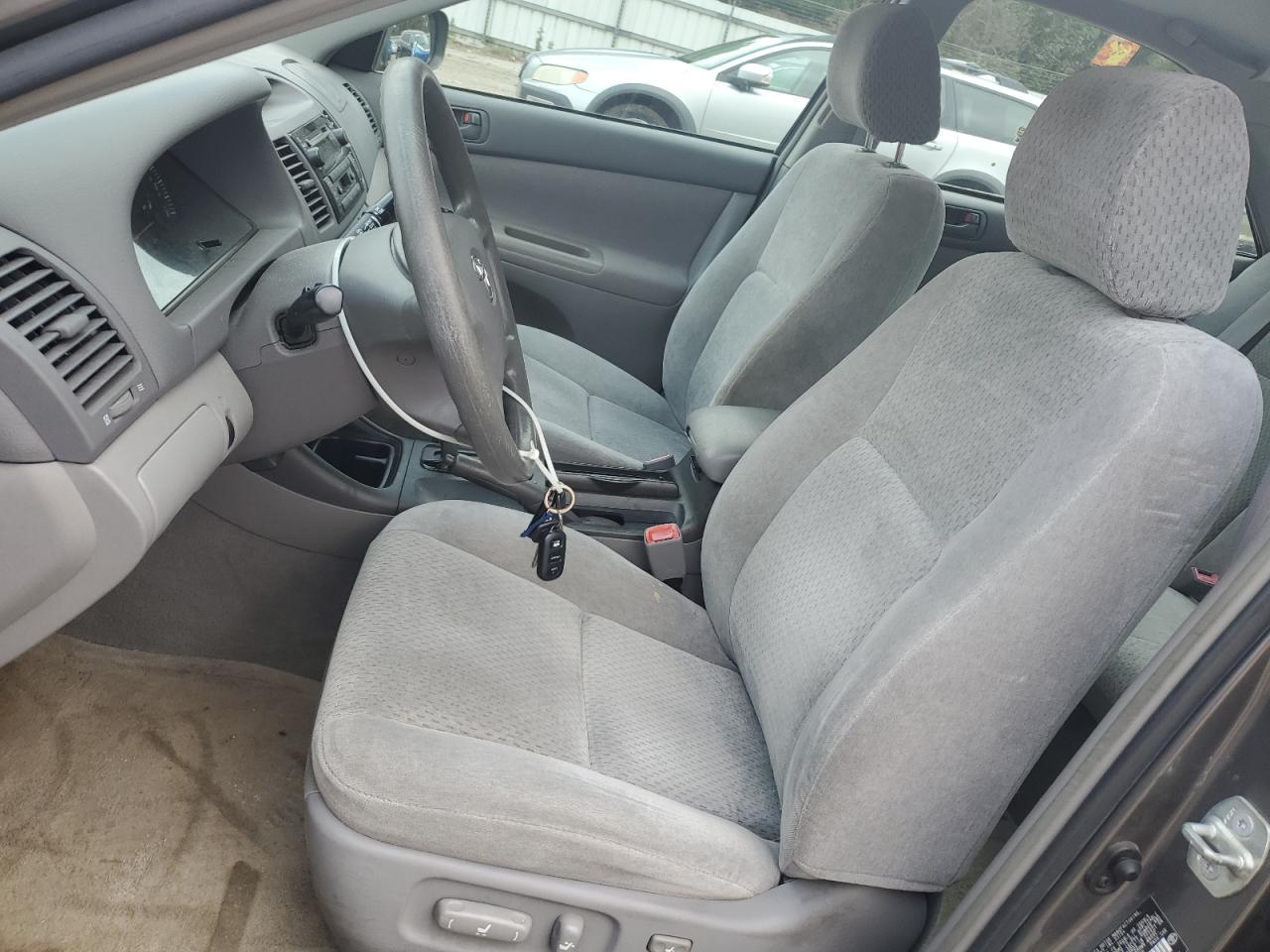 2004 Toyota Camry Le VIN: 4T1BE32KX4U882900 Lot: 85835575