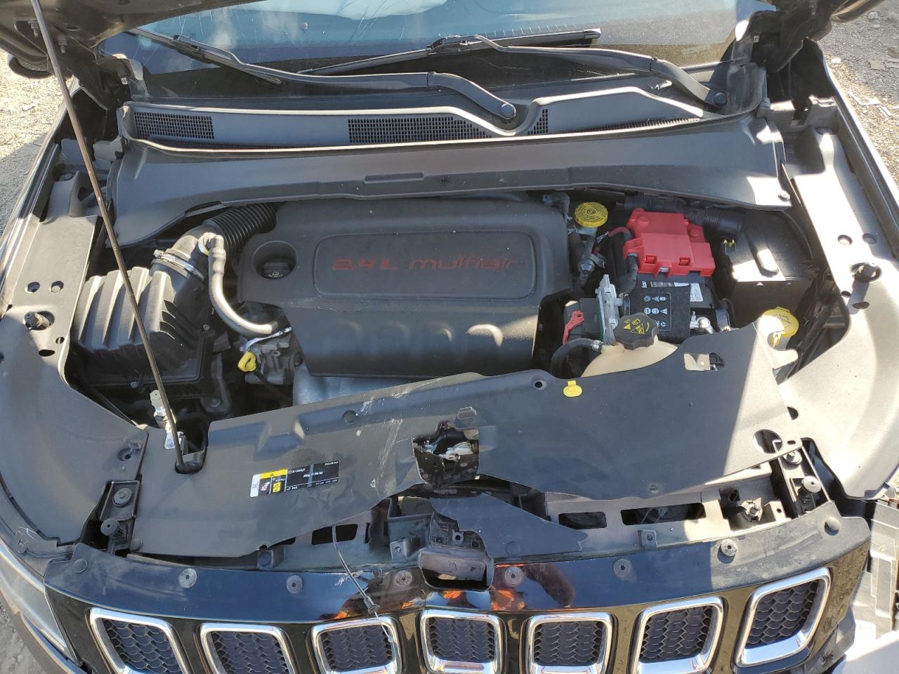 2019 Jeep Compass Latitude VIN: 3C4NJDBB8KT592794 Lot: 90539085