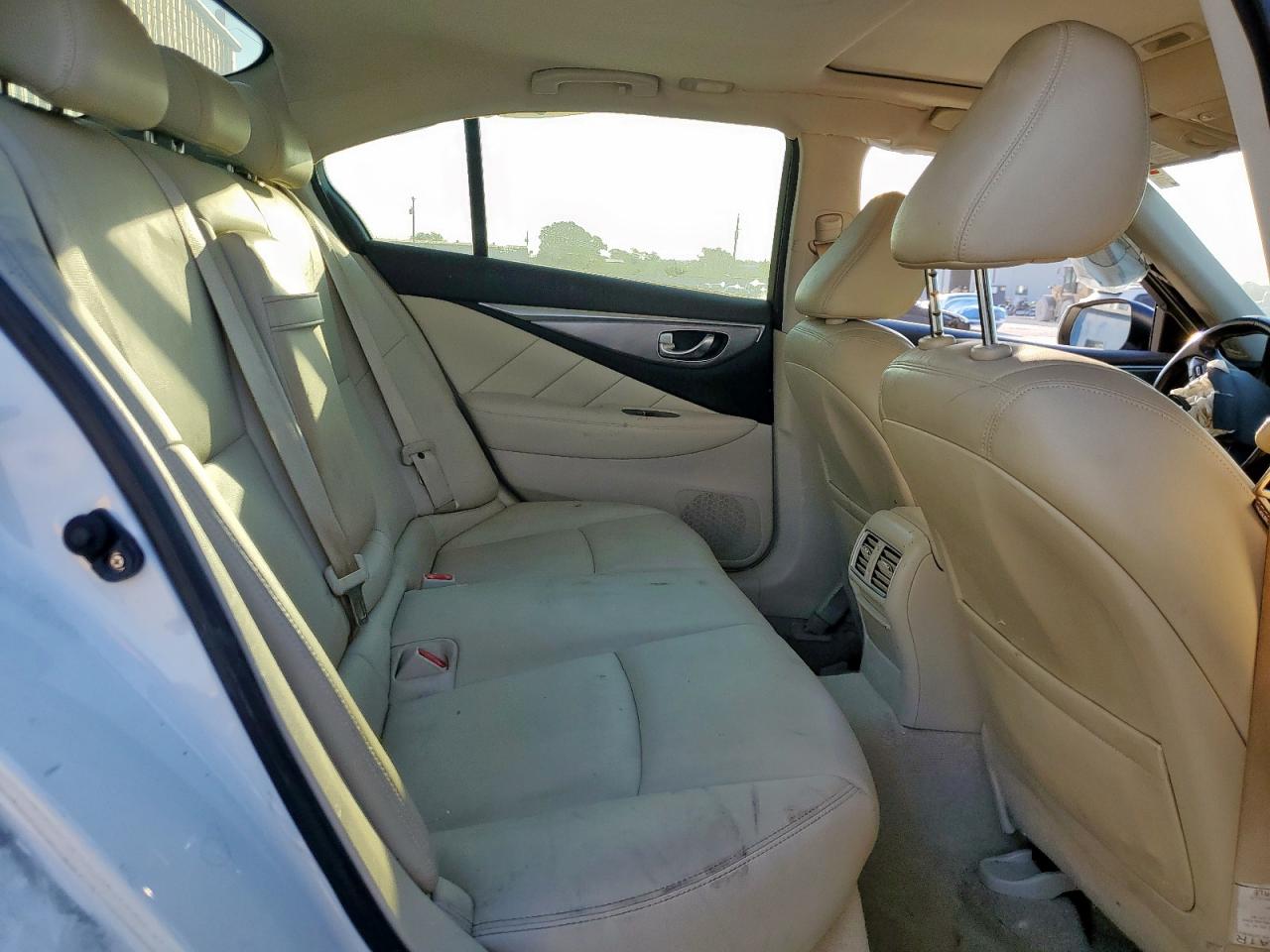 2015 Infiniti Q50 Base VIN: JN1BV7AP2FM331309 Lot: 81985645