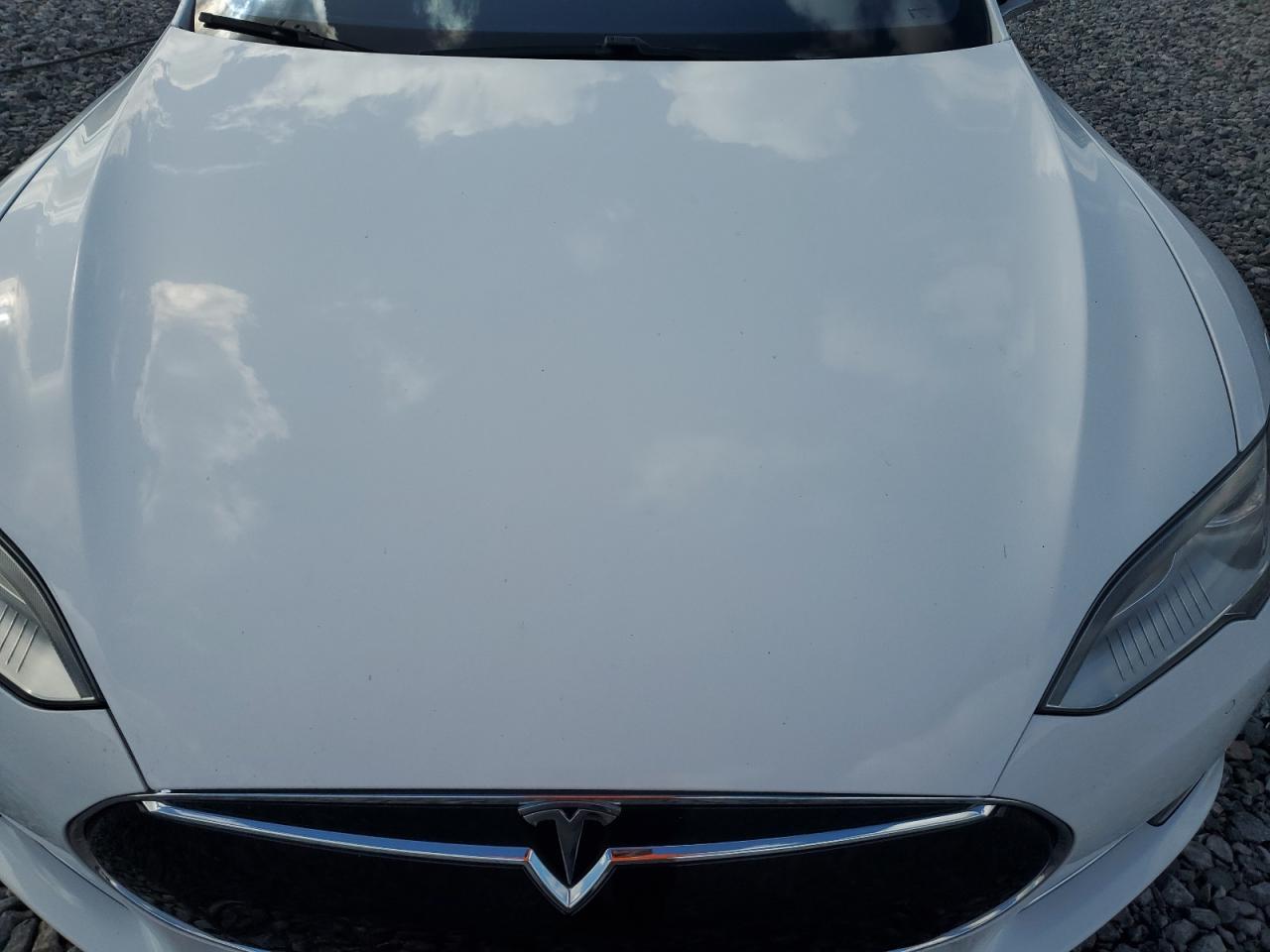 2015 Tesla Model S 70D VIN: 5YJSA1S23FF088773 Lot: 85532315