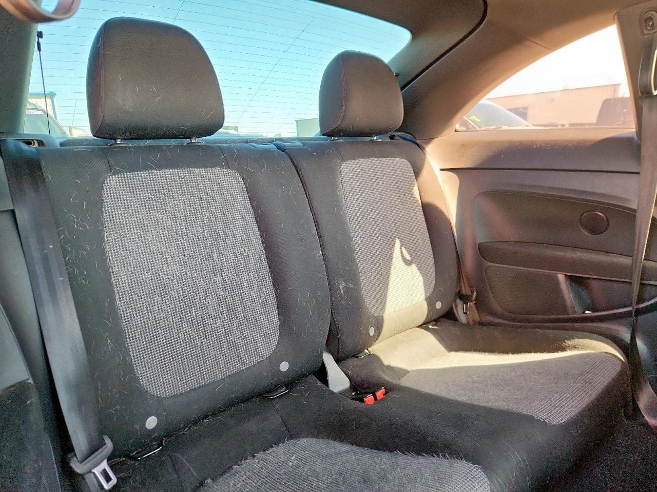 2017 Volkswagen Beetle 1.8T VIN: 3VWF17AT9HM607707 Lot: 90621725