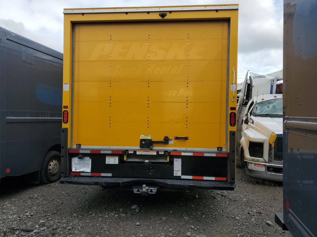 2023 GMC Savana Cut - Box Truck VIN: 7GZ37TC77PN001794 Lot: 93359895