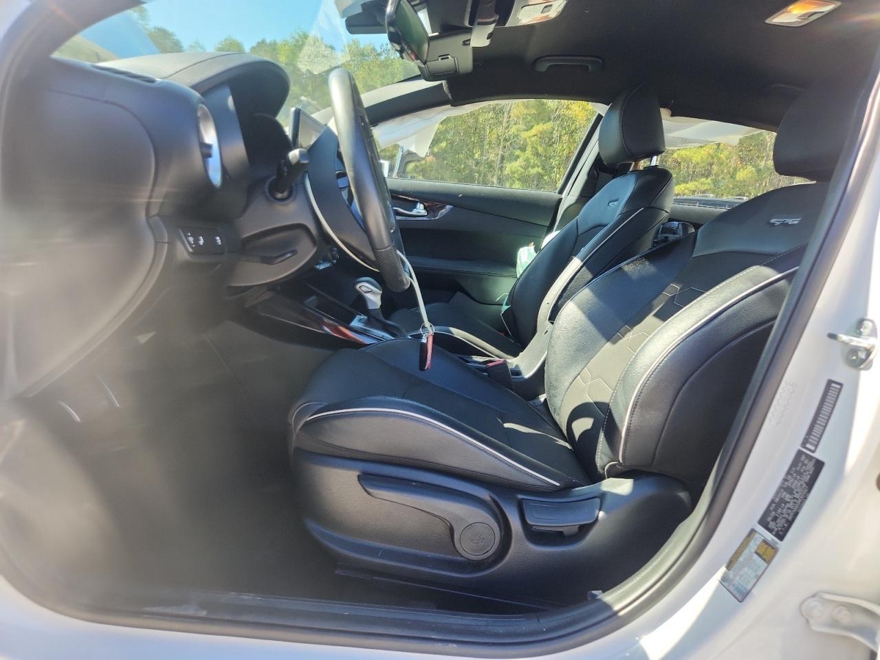 2024 Kia Forte Gt Line VIN: 3KPF54AD3RE825927 Lot: 87237825