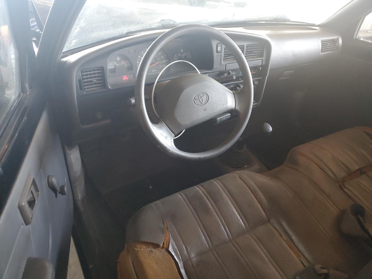 1992 Toyota Pickup 1/2 Ton Short Wheelbase VIN: JT4RN81A9N0088603 Lot: 82313845