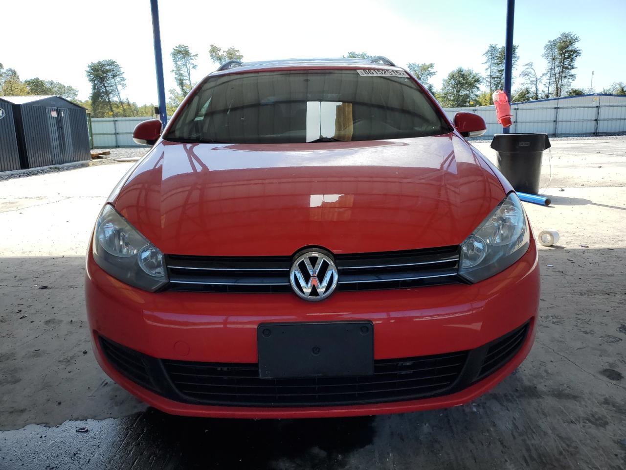 car-image car-image