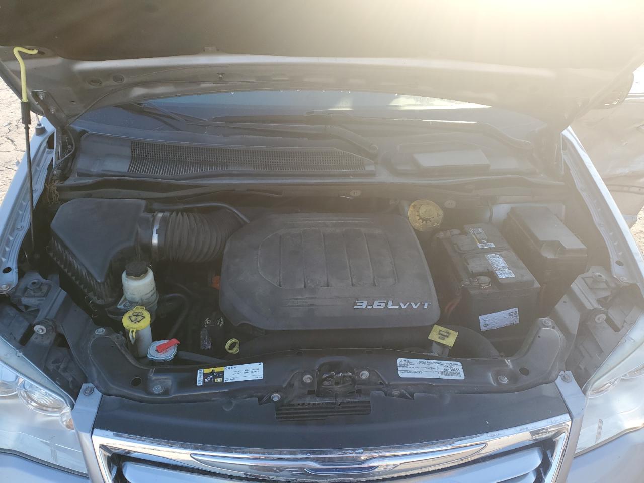 2016 Chrysler Town-Count VIN: 2C4RC1BG2GR259832 Lot: 82310785