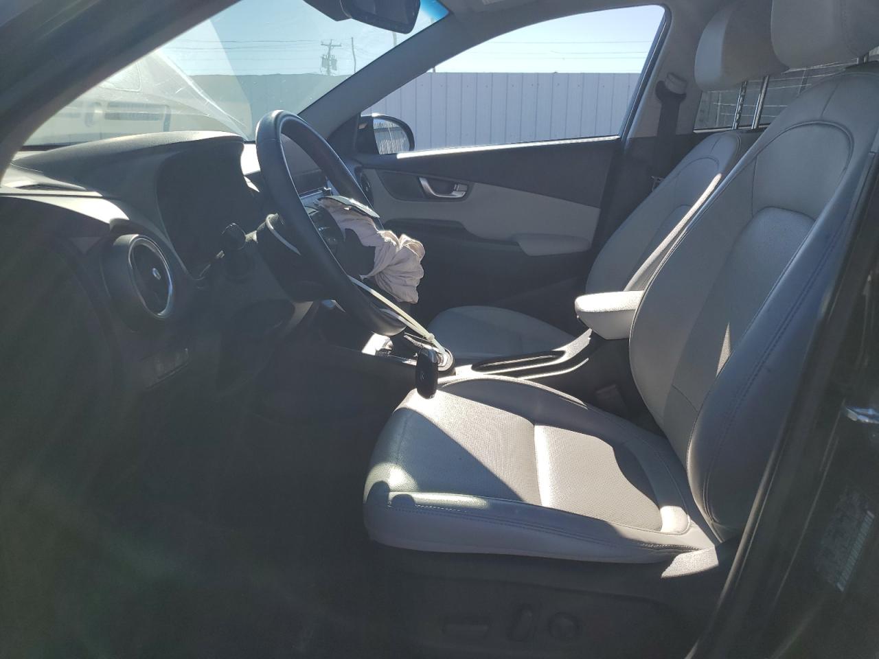 2022 Hyundai Kona Limited VIN: KM8K5CA38NU923648 Lot: 84450365