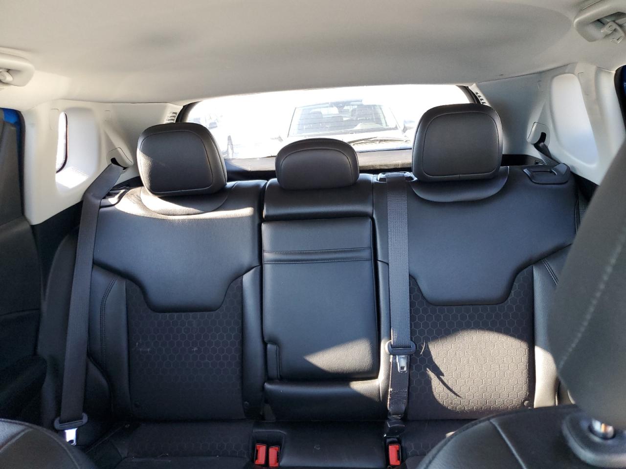 2018 Jeep Compass Latitude VIN: 3C4NJDBBXJT323940 Lot: 86150315