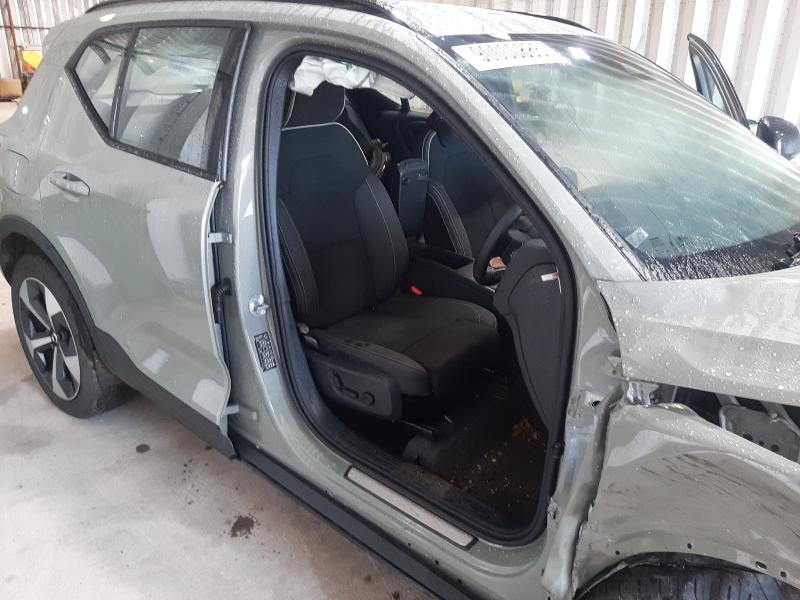 2024 VOLVO XC40 2.0 B4P PLUS DARK 5DR AUTO