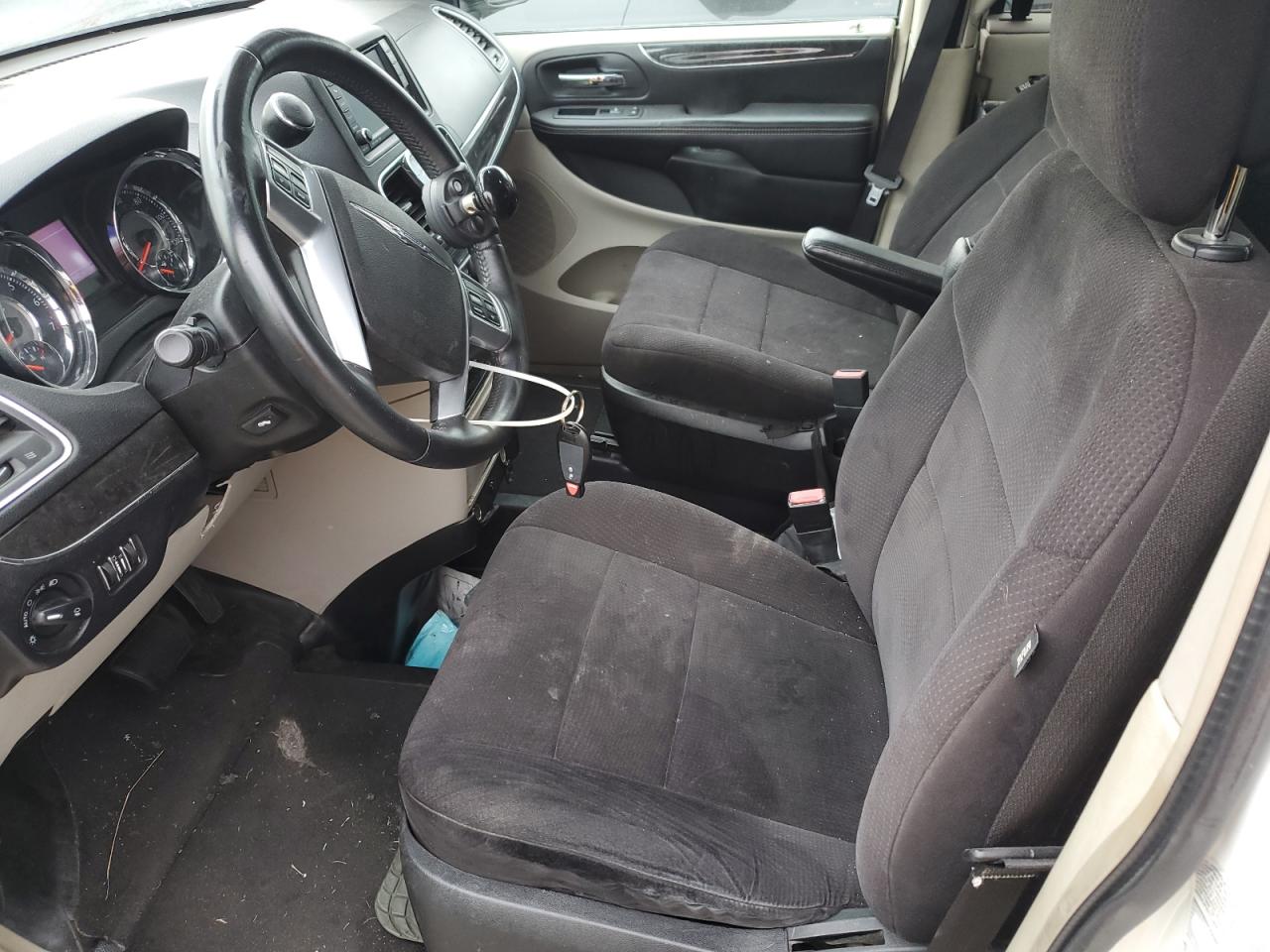 2011 Chrysler Town & Country Touring VIN: 2A4RR5DG8BR615562 Lot: 70165965