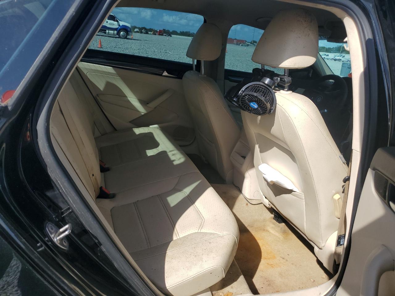 2015 Volkswagen Passat S VIN: 1VWAT7A34FC114729 Lot: 85886145