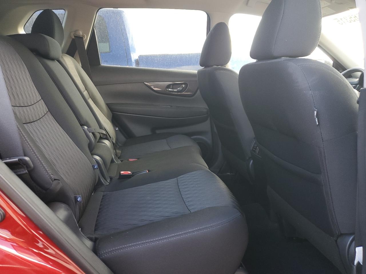 2019 Nissan Rogue S VIN: 5N1AT2MT2KC799322 Lot: 82565315