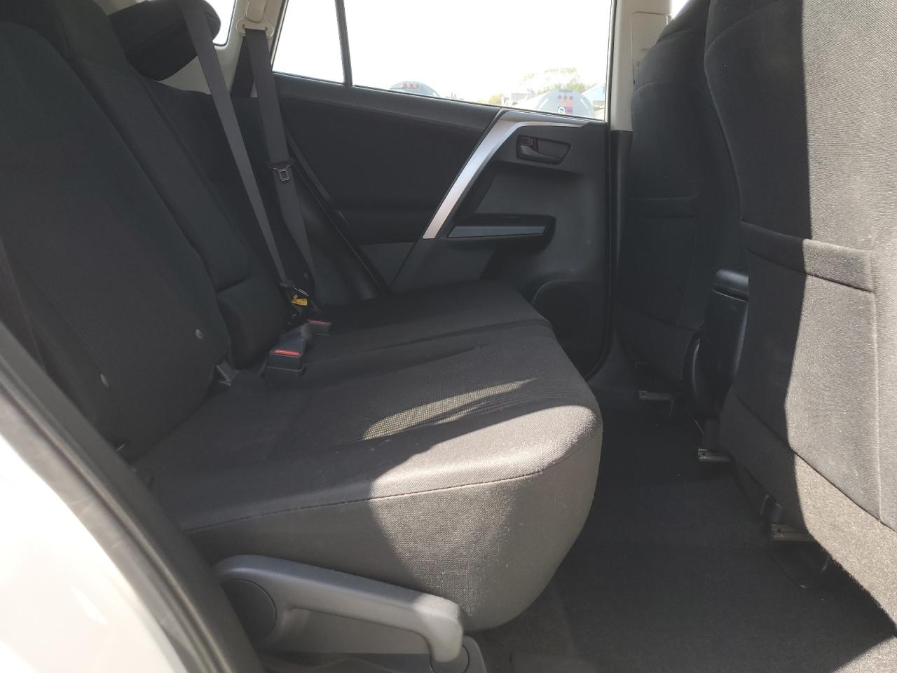 2018 Toyota Rav4 Le VIN: JTMBFREV4JJ740257 Lot: 82219645