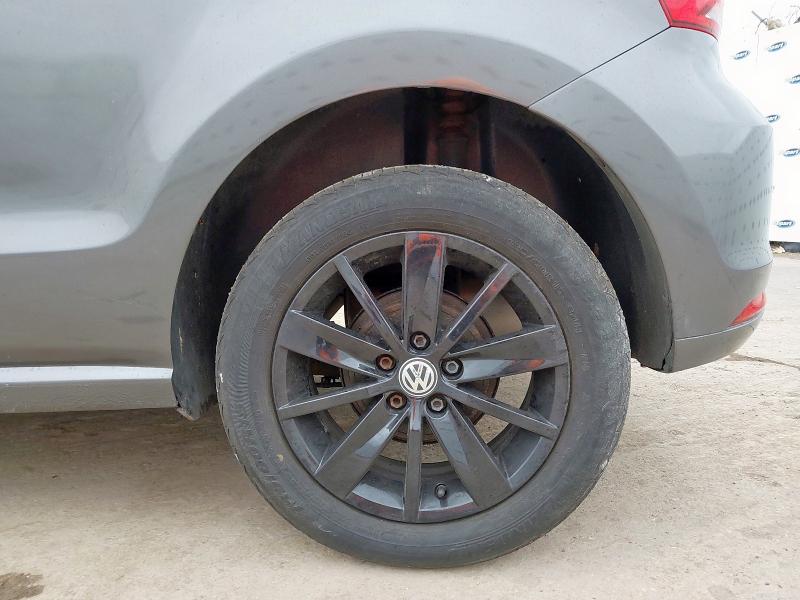 2015 VOLKSWAGEN POLO SE 