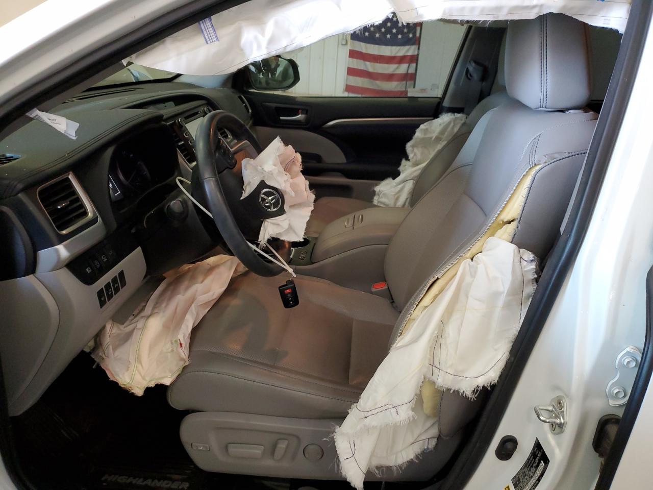 2018 Toyota Highlander Limited VIN: 5TDYZRFH8JS237229 Lot: 81970255