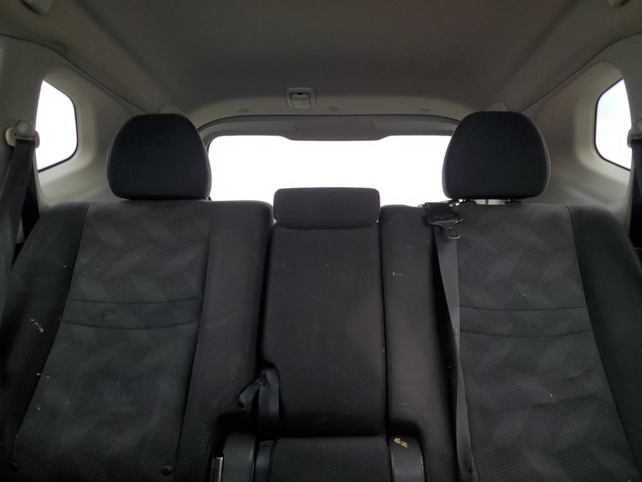 2015 Nissan Rogue S VIN: KNMAT2MT8FP509409 Lot: 85859425