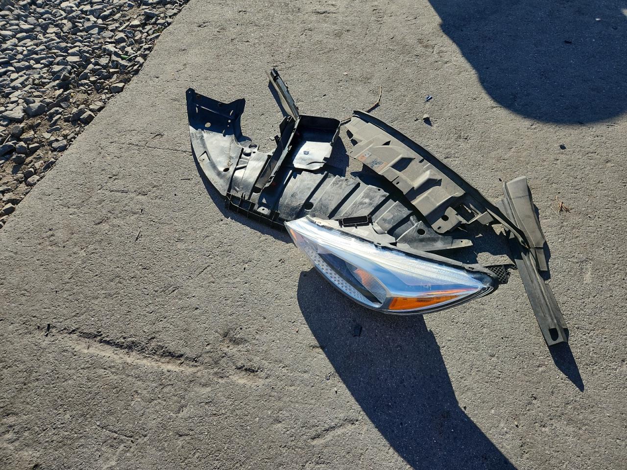 2018 Ford Focus S VIN: 1FADP3E28JL318365 Lot: 84600225