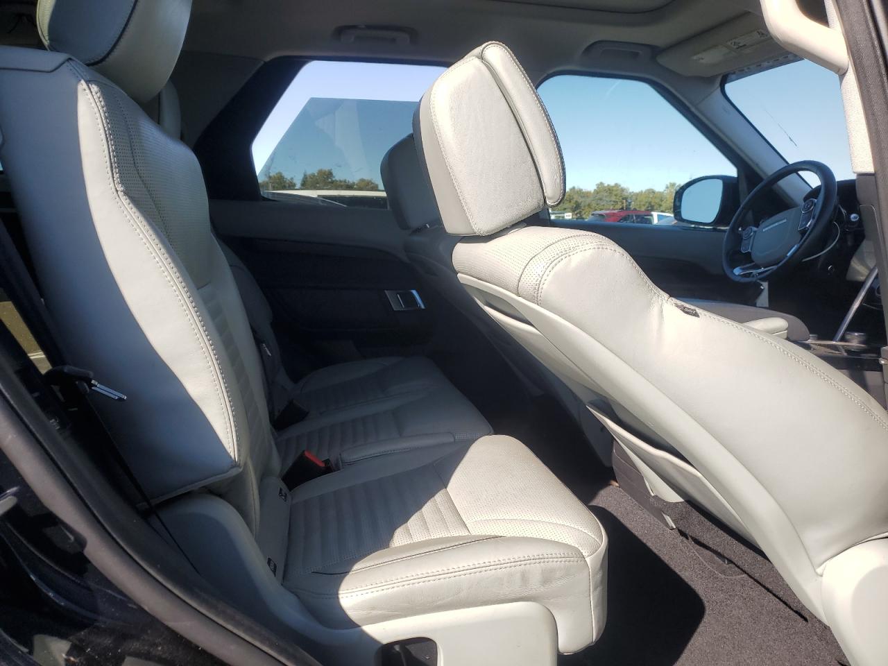 2017 Land Rover Discovery Hse Luxury VIN: SALRHBBV4HA018827 Lot: 85794065