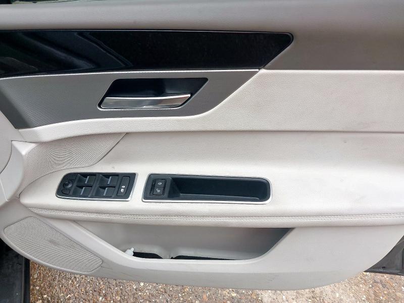 2017 JAGUAR XF 2.0D PRESTIGE 4DR