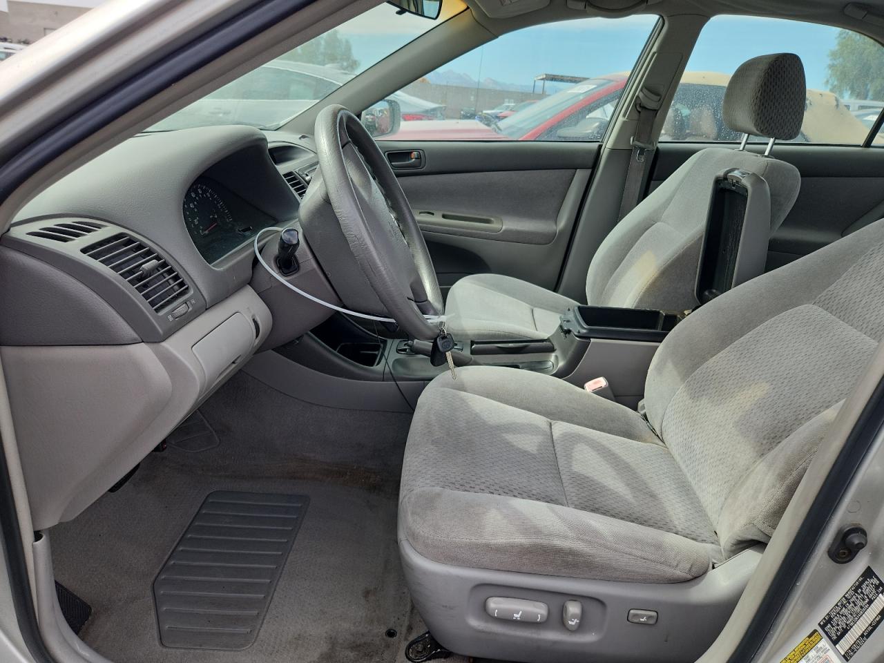 2004 Toyota Camry Le VIN: 4T1BE32K44U820294 Lot: 85648045