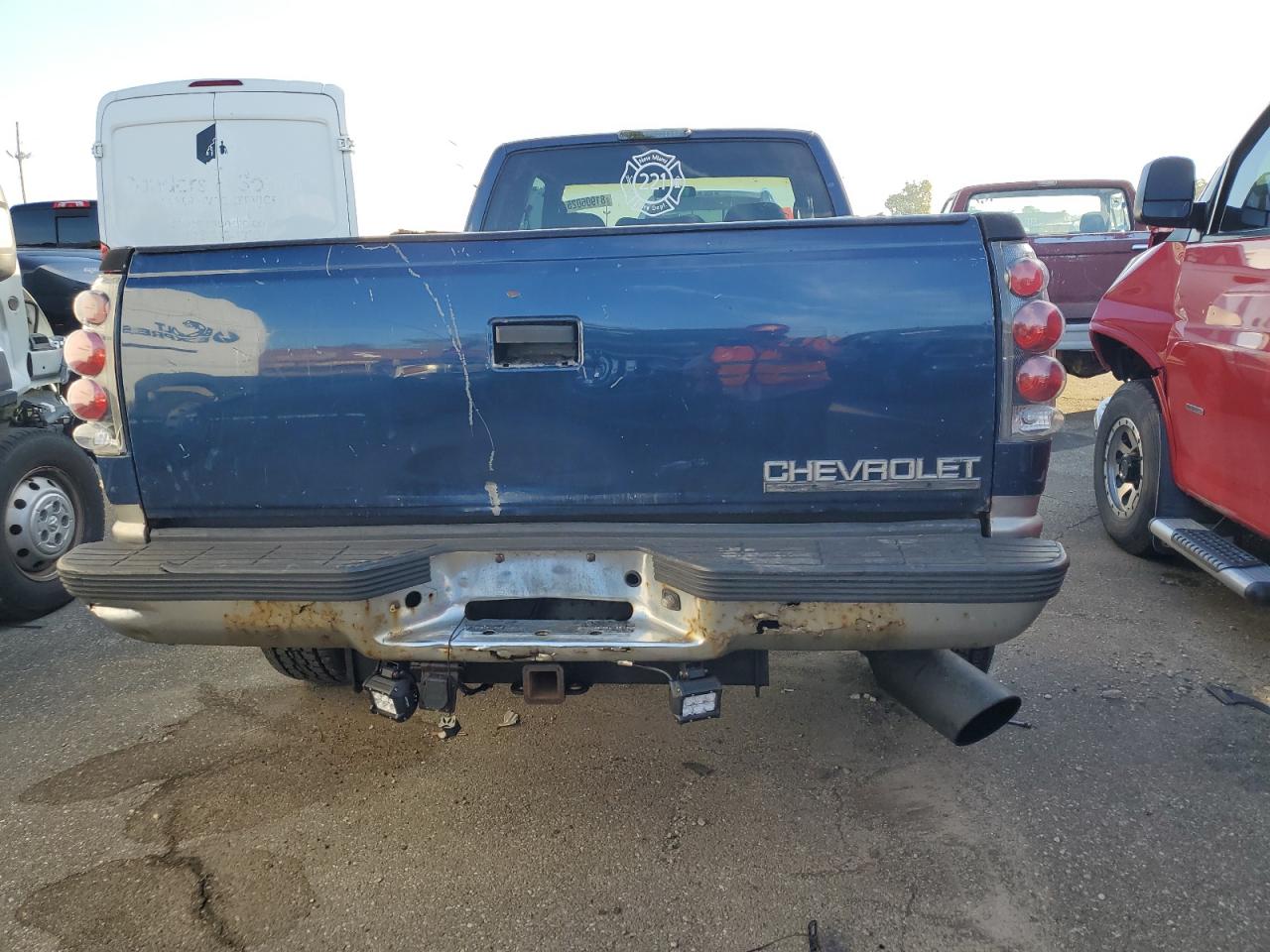 1998 Chevrolet Gmt-400 K2500 VIN: 1GCGK29F3WE178198 Lot: 81906025
