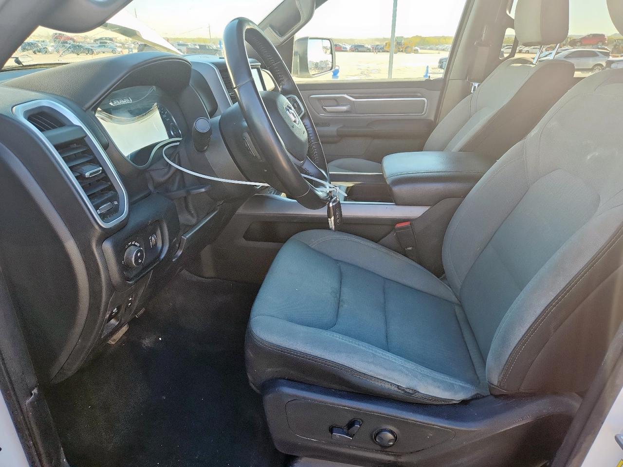 2022 Ram 1500 Big Horn/Lone Star VIN: 1C6RREFG0NN217872 Lot: 90135135