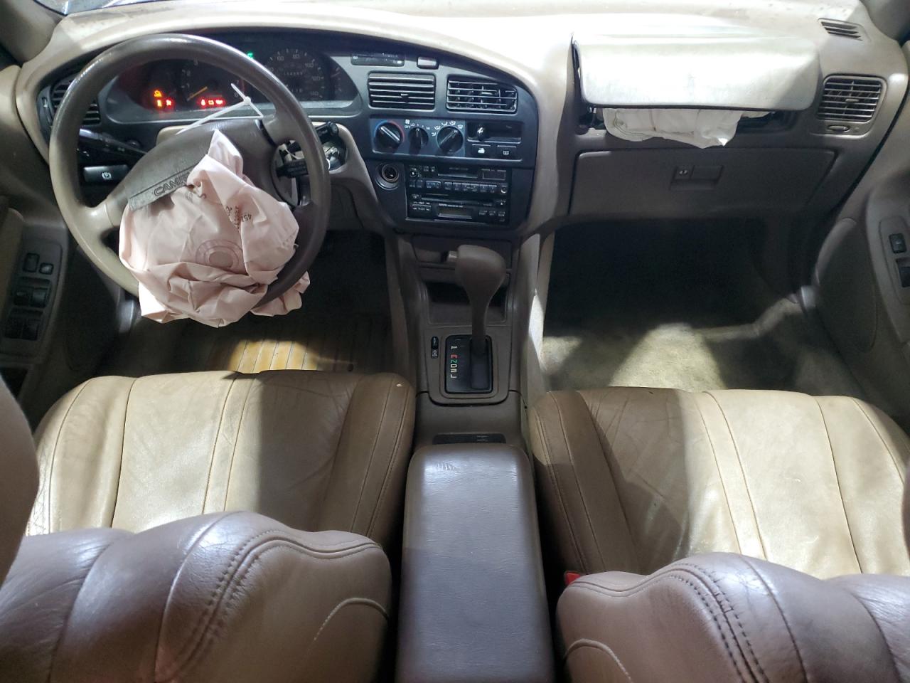 1996 Toyota Camry Le VIN: 4T1EF12K5TU138585 Lot: 86094005