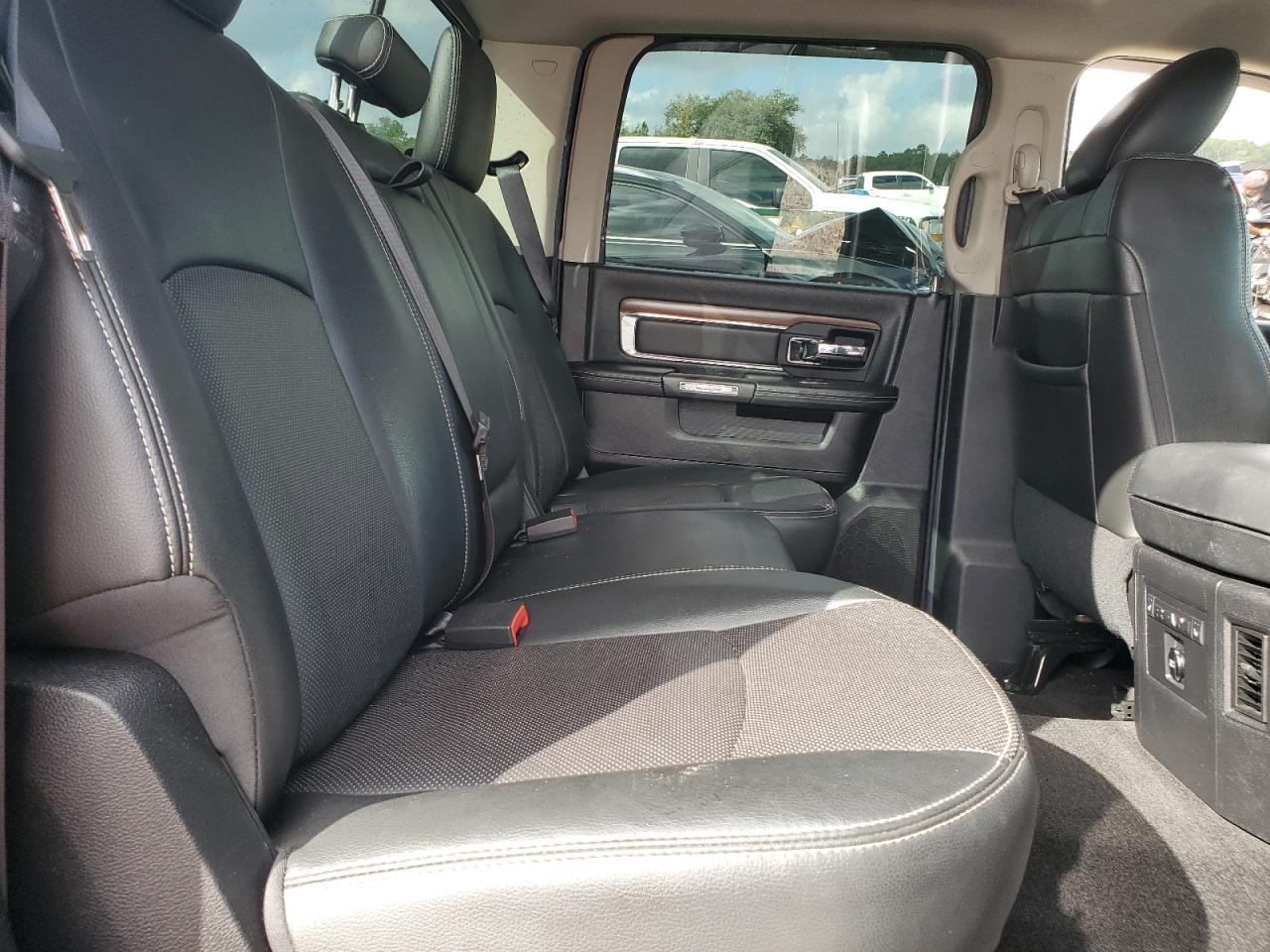 2015 Ram 1500 Laramie VIN: 1C6RR6VT2FS565180 Lot: 85850395